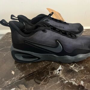 Nike Air Max Nova Big Kid Unisex Running Shoes (Big Kid Youth: 7Y)